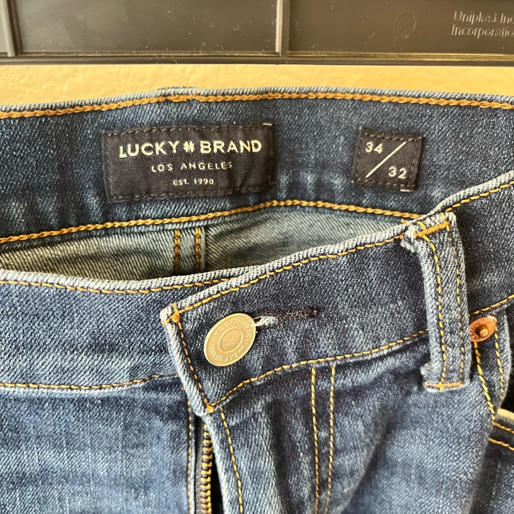 Men’s Lucky Brand Jeans - Picture 3 of 3